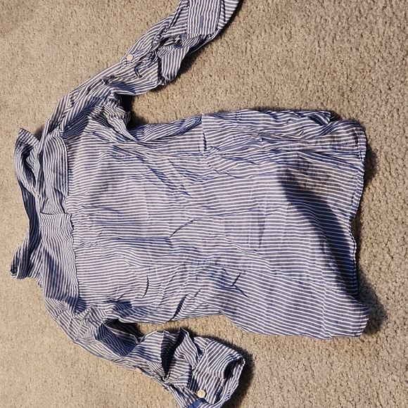 Size 6 Blue and White button up shirt - Picture 2 of 3